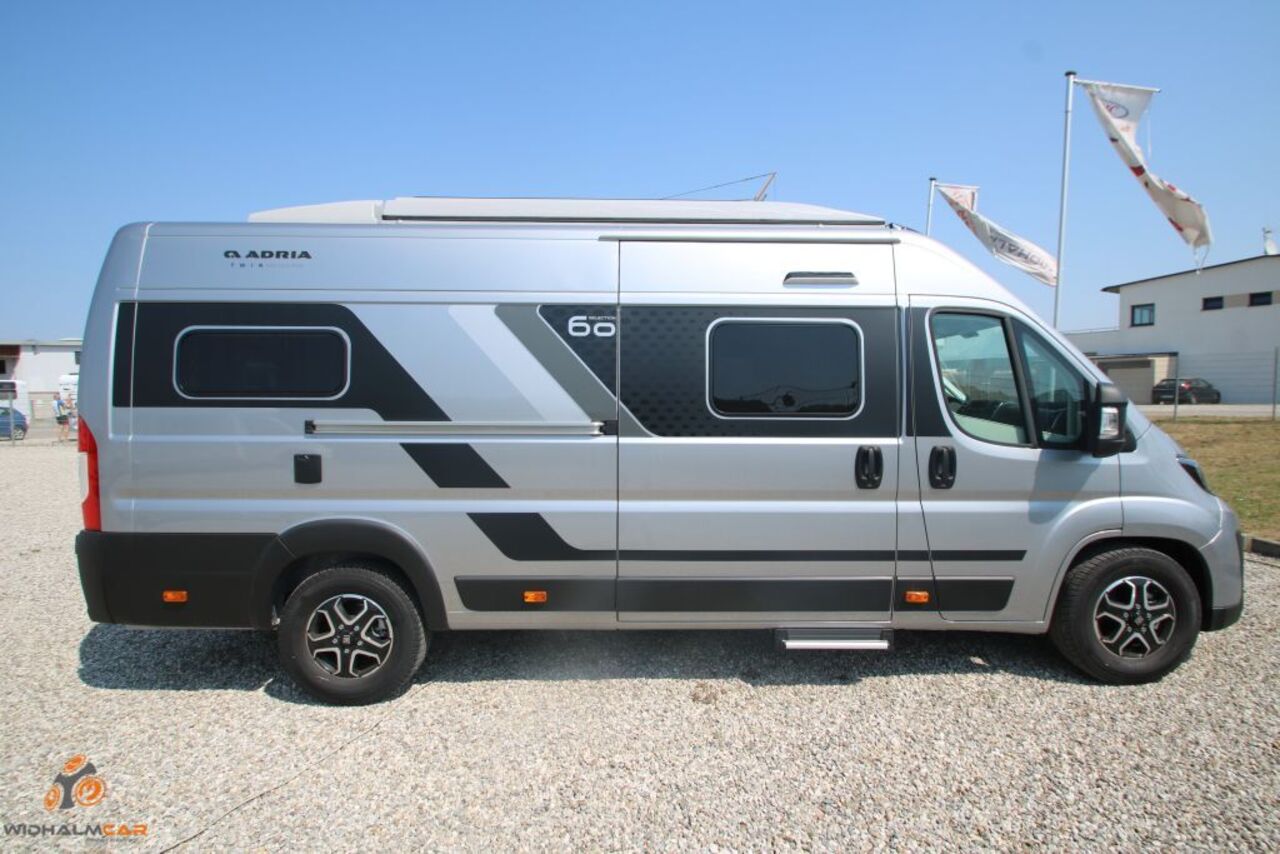 ADRIA 640 SGX 60 Years mit Aufstelldach Ansicht 4 für Fahrzeugdetailseite