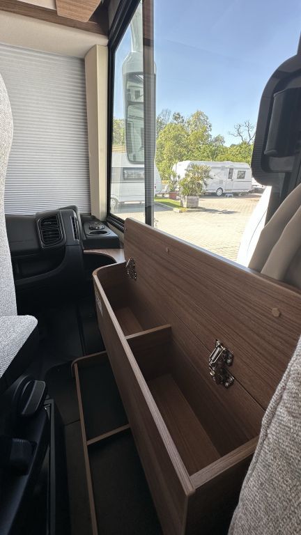 KNAUS 650 MEG Verfügbar Ansicht 25 für Fahrzeugdetailseite