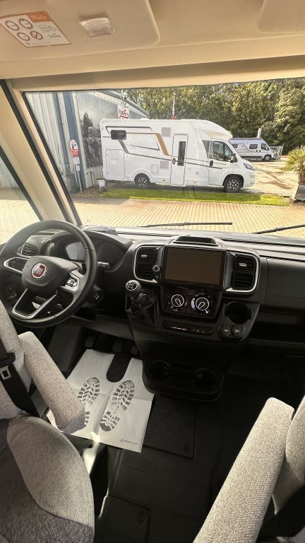 KNAUS 650 MEG L -Sitzgruppe, Rahmenfenster Ansicht 23 für Fahrzeugdetailseite