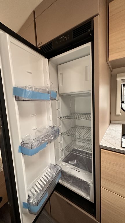 WEINSBERG 470 QDK Steckdosen PLUS Paket Ansicht 17 für Fahrzeugdetailseite