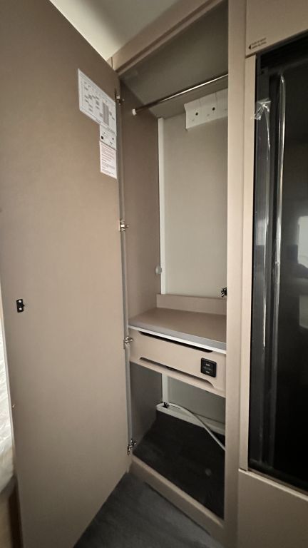 WEINSBERG 470 QDK Steckdosen PLUS Paket Ansicht 18 für Fahrzeugdetailseite