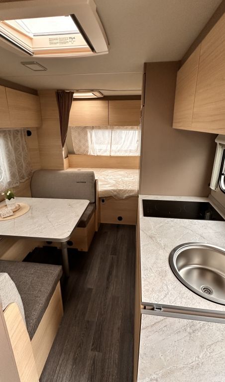 WEINSBERG 470 QDK Steckdosen PLUS Paket Ansicht 5 für Fahrzeugdetailseite