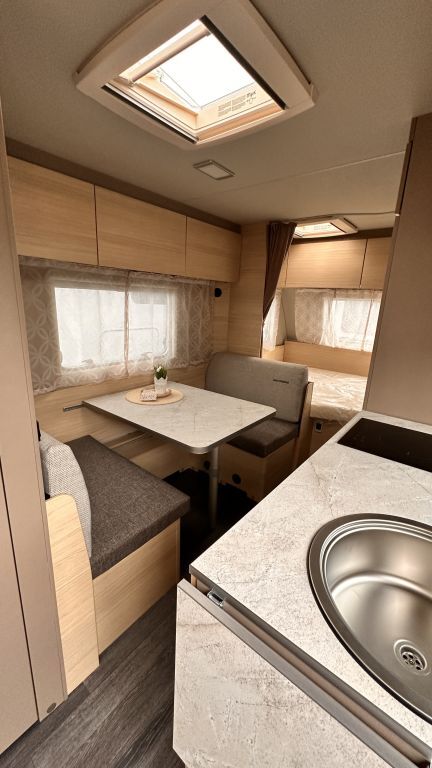 WEINSBERG 470 QDK Steckdosen PLUS Paket Ansicht 6 für Fahrzeugdetailseite