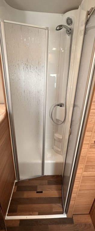 WEINSBERG 650 MG Mietfahrzeug Verfügbar 11.2026 Ansicht 23 für Fahrzeugdetailseite