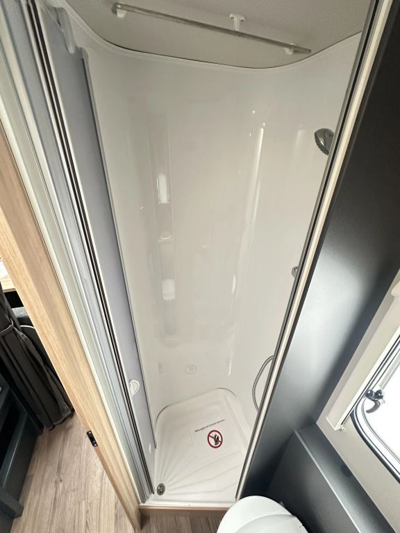 KNAUS 500 KD Dusche separat Ansicht 19 für Fahrzeugdetailseite