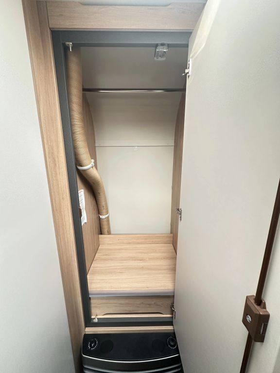 KNAUS 500 KD Dusche separat Ansicht 20 für Fahrzeugdetailseite