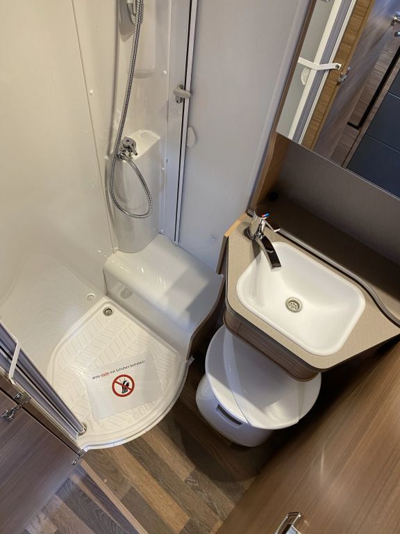 WEINSBERG 640 MEG Suite EDITION [PEPPER] TOP PREIS, Licht & Sicht-Paket Ansicht 24 für Fahrzeugdetailseite