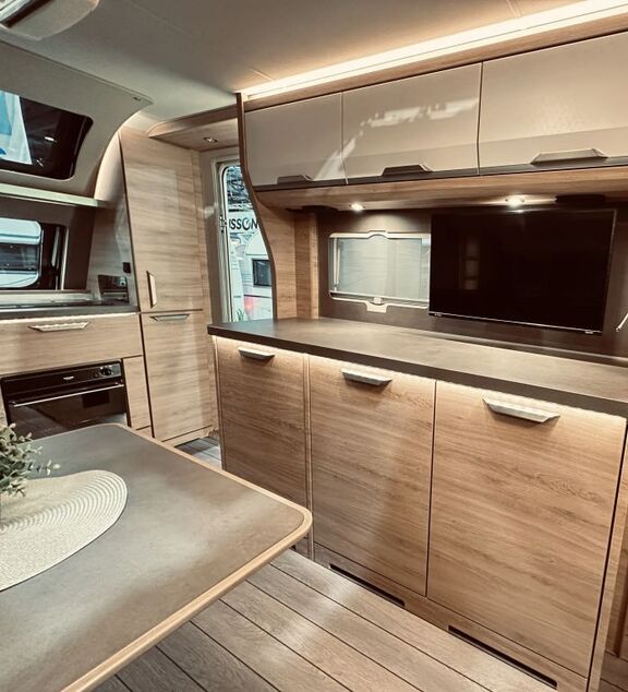 KNAUS 650 PXB Black Selection TV-Möbel inkl. 32" TV Ansicht 11 für Fahrzeugdetailseite