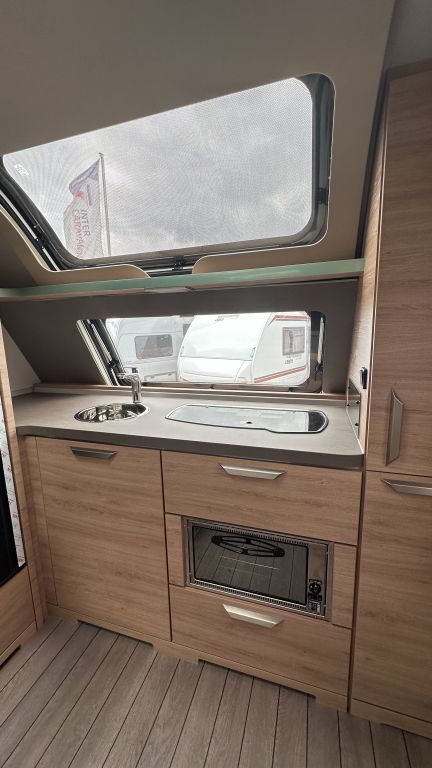 KNAUS 650 PXB Black Selection TV-Möbel inkl. 32" TV Ansicht 14 für Fahrzeugdetailseite