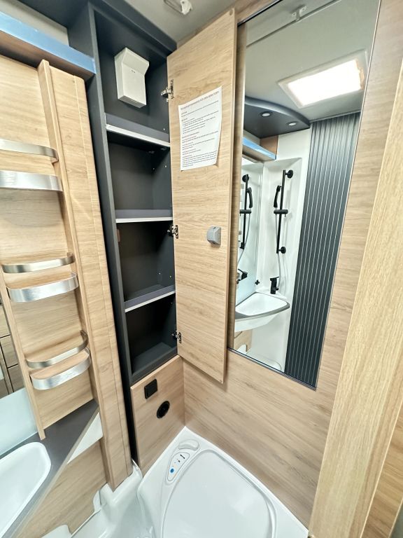 KNAUS 650 MEG Black Selection BLACK SELECTION  ; Live Wave Ansicht 21 für Fahrzeugdetailseite