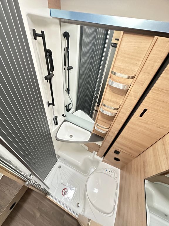 KNAUS 650 MEG Black Selection BLACK SELECTION  ; Live Wave Ansicht 23 für Fahrzeugdetailseite