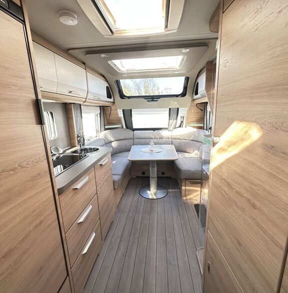 KNAUS 500 UF Black Selection Duschausbau Ansicht 10 für Fahrzeugdetailseite