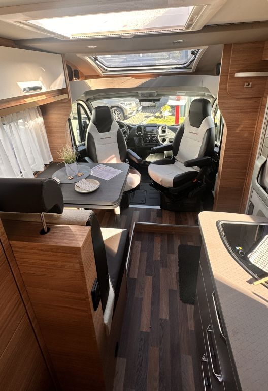 WEINSBERG 600 MF EDITION [PEPPER] Automatikgetriebe Ansicht 4 für Fahrzeugdetailseite