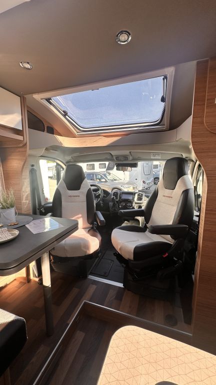 WEINSBERG 600 MF EDITION [PEPPER] Automatikgetriebe Ansicht 5 für Fahrzeugdetailseite