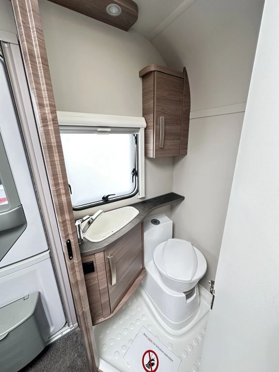 KNAUS 400 QD Silver Selection Markise Ansicht 15 für Fahrzeugdetailseite