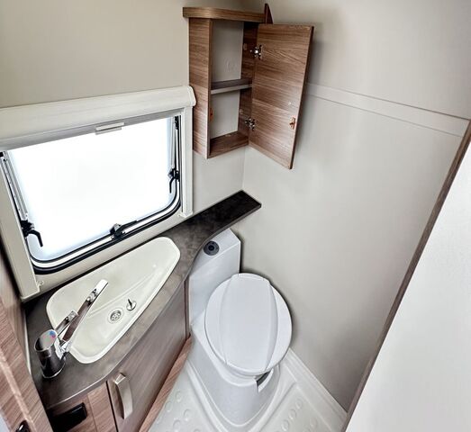 KNAUS 400 QD Silver Selection Markise Ansicht 17 für Fahrzeugdetailseite