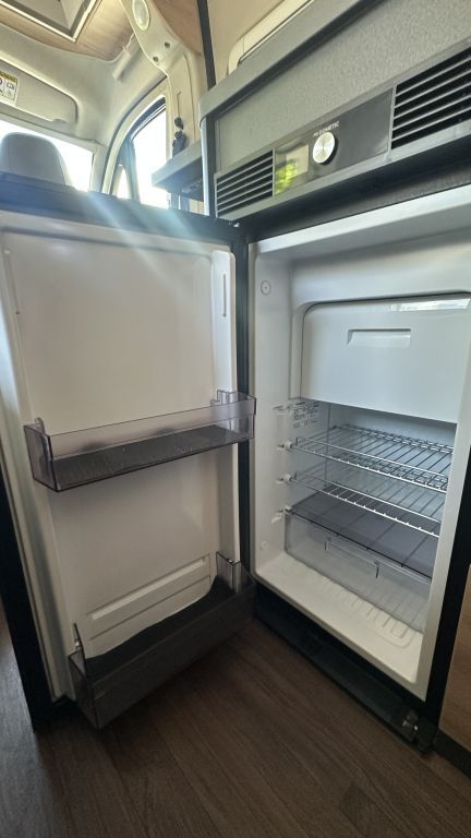 KNAUS 600 ME Platinum Selection Mietfahrzeug Verfügbar 11.2026 Ansicht 16 für Fahrzeugdetailseite