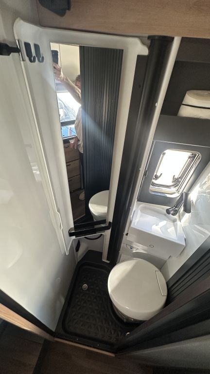 KNAUS 600 ME Platinum Selection Mietfahrzeug Verfügbar 11.2026 Ansicht 19 für Fahrzeugdetailseite