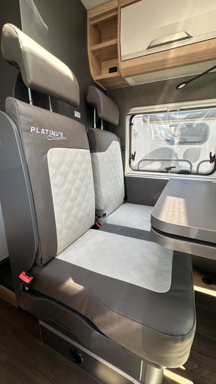 KNAUS 600 ME Platinum Selection Mietfahrzeug Verfügbar 11.2026 Ansicht 12 für Fahrzeugdetailseite