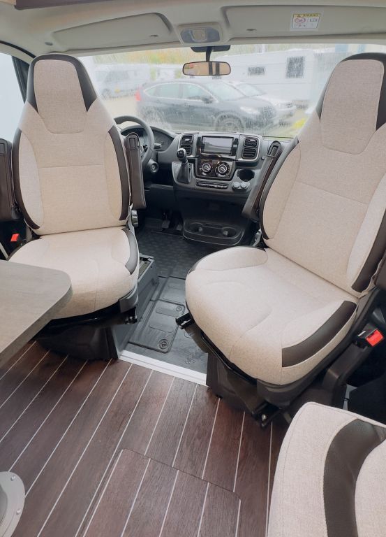 KNAUS 650 MEG IC-Line Mietfahrzeug Verfügbar 11.2026 Ansicht 14 für Fahrzeugdetailseite