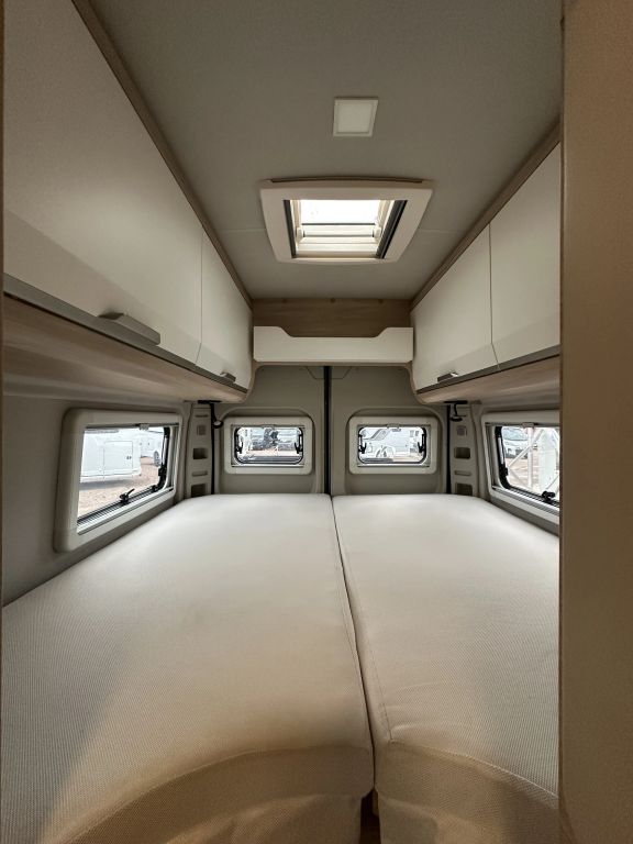 KNAUS 630 FREEWAY Automatikgetriebe Ansicht 15 für Fahrzeugdetailseite