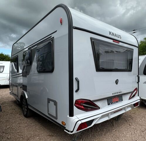 KNAUS 450 FU Black Selection Duschausbau Ansicht 5 für Fahrzeugdetailseite