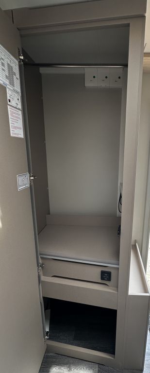 WEINSBERG 450 FU Duschausbau-Paket Ansicht 15 für Fahrzeugdetailseite