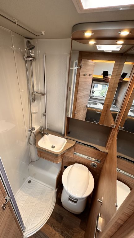 WEINSBERG 640 MEG EDITION [PEPPER] Licht & Sicht-Paket ,Automatik Ansicht 16 für Fahrzeugdetailseite