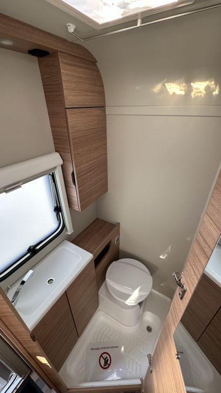 WEINSBERG 390 QD Edition [HOT] Mietfahrzeug Verfügbar 11.2026 Ansicht 13 für Fahrzeugdetailseite