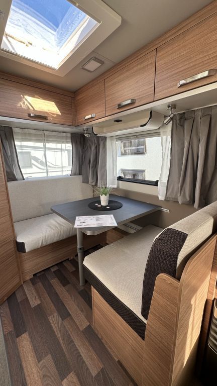 WEINSBERG 390 QD Edition [HOT] Mietfahrzeug Verfügbar 11.2026 Ansicht 8 für Fahrzeugdetailseite