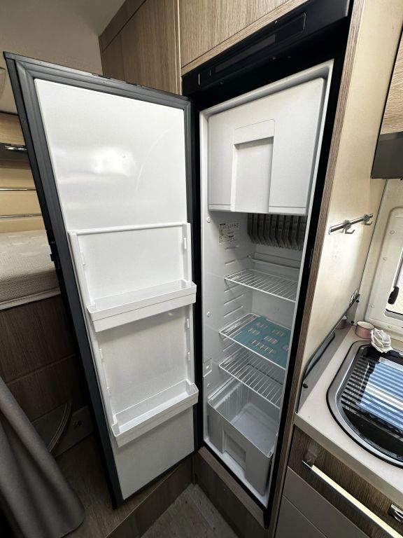 CHALLENGER 284 Markise, 22" TV+SAT Ansicht 18 für Fahrzeugdetailseite