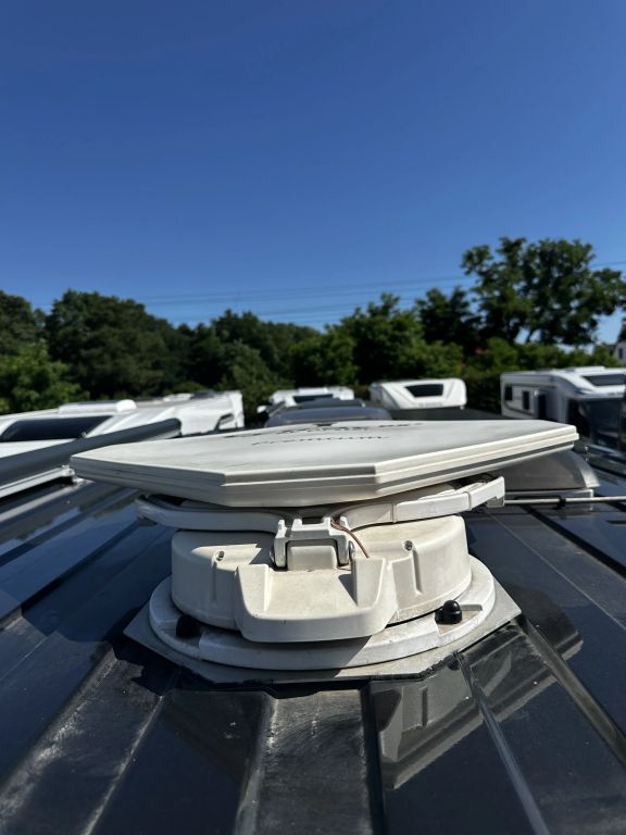 SUNLIGHT Cliff 640 Solar + TV/SAT + Markise Ansicht 23 für Fahrzeugdetailseite
