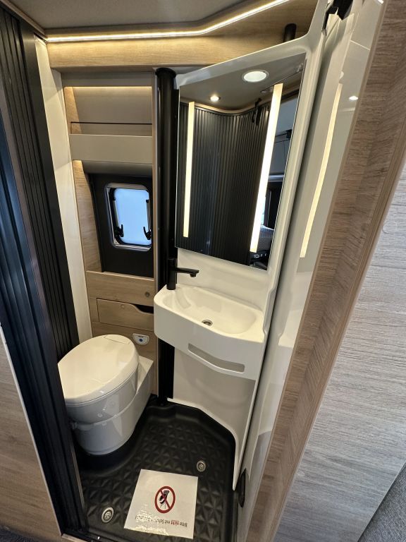 KNAUS 630 MX Automatik , 180 PS Ansicht 26 für Fahrzeugdetailseite