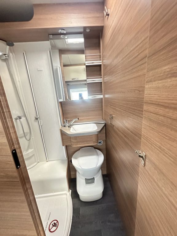 WEINSBERG 650 MEG EDITION [SPICY] Automatikgetriebe Ansicht 25 für Fahrzeugdetailseite