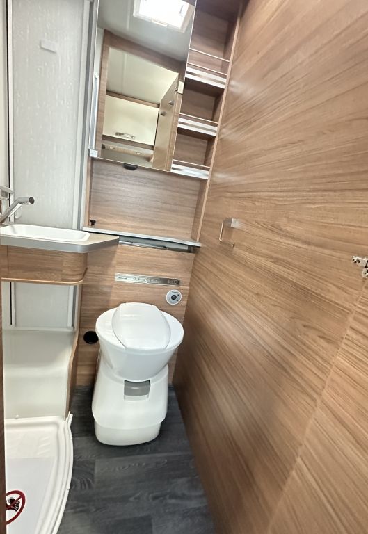 WEINSBERG 650 MEG EDITION [SPICY] Automatikgetriebe Ansicht 26 für Fahrzeugdetailseite
