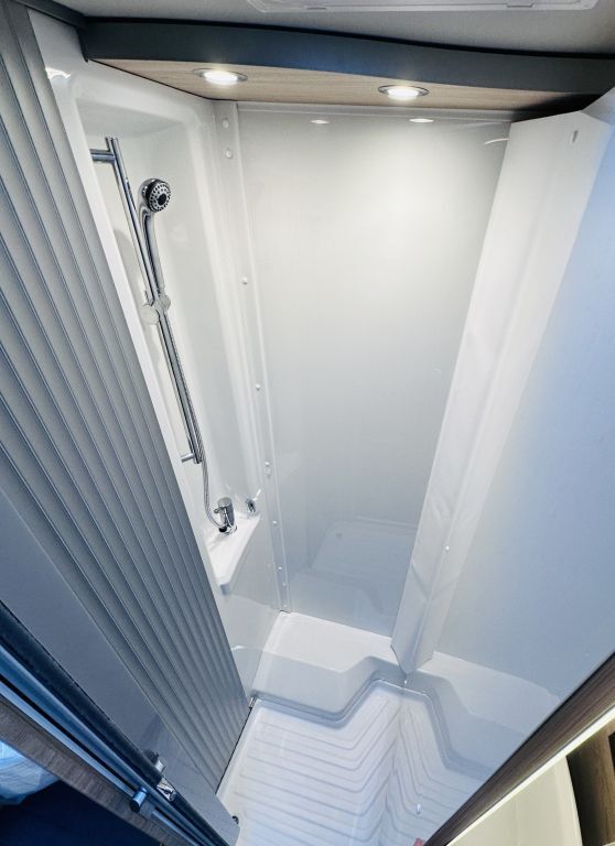 KNAUS 650 MEG Platinum Selection Allrad, Automatik, 4 t Ansicht 12 für Fahrzeugdetailseite