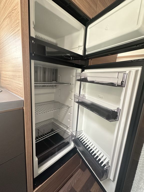 WEINSBERG 650 DG Lithium Ionenbatterie Ansicht 17 für Fahrzeugdetailseite