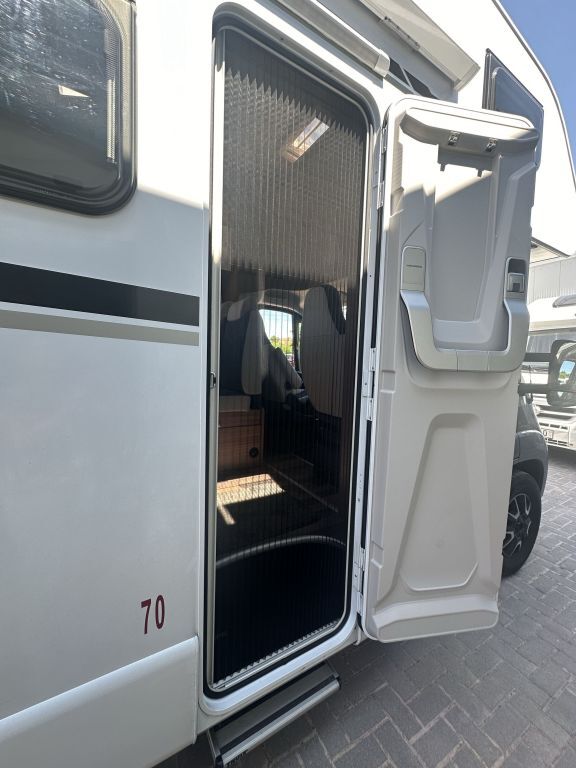 WEINSBERG 650 DG Lithium Ionenbatterie Ansicht 26 für Fahrzeugdetailseite