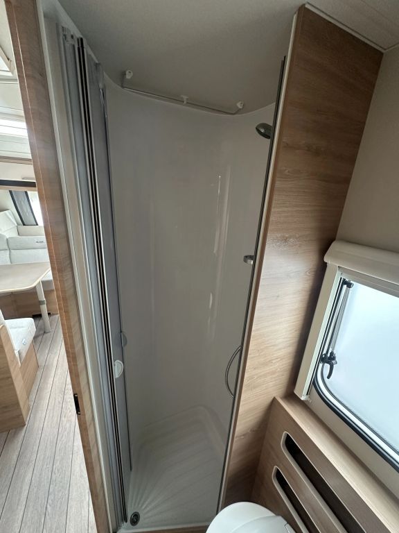 KNAUS 580 QS Black Selection Fußbodenerwärmung Ansicht 18 für Fahrzeugdetailseite