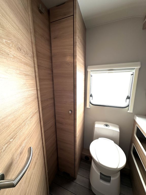 KNAUS 650 PXB Black Selection Klimaanlage Dach Ansicht 20 für Fahrzeugdetailseite