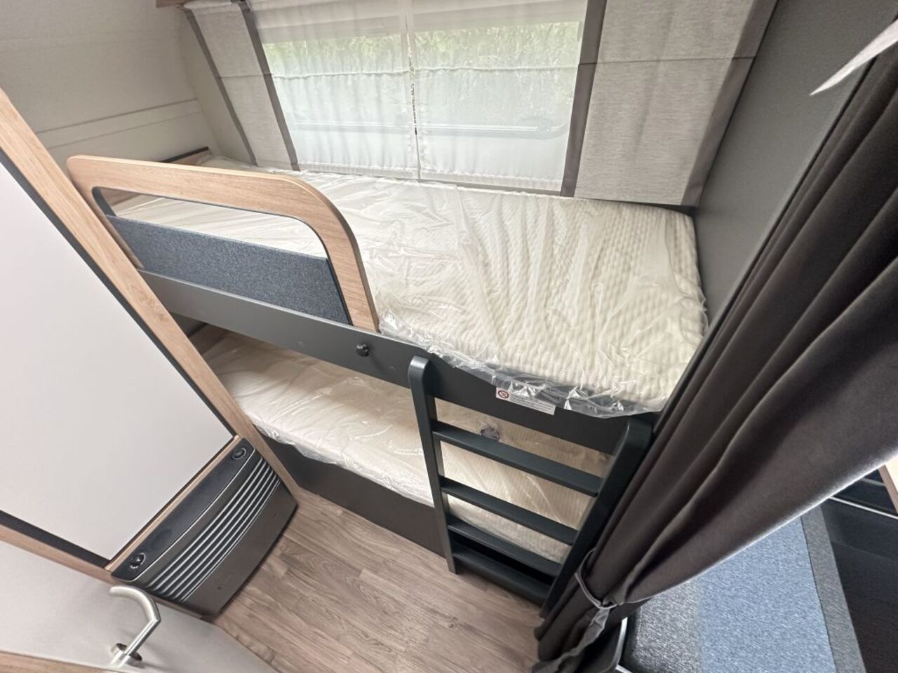 KNAUS 500 KD Dusche separat Ansicht 13 für Fahrzeugdetailseite