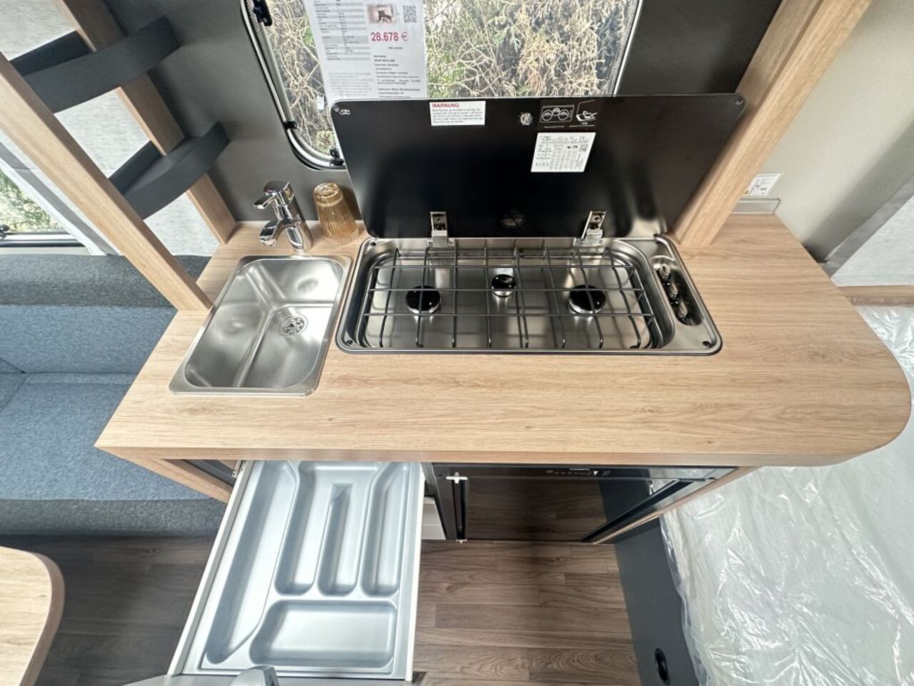 KNAUS 450 FU Duschausbau Ansicht 12 für Fahrzeugdetailseite