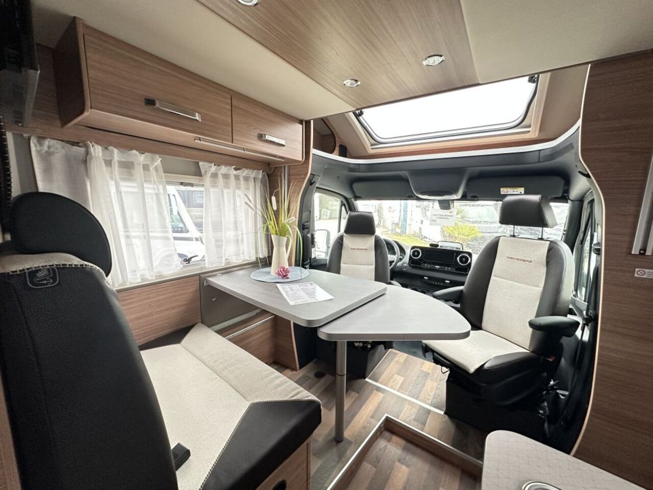 WEINSBERG 640 MEG Suite EDITION [PEPPER] TOP PREIS, Licht & Sicht-Paket Ansicht 13 für Fahrzeugdetailseite