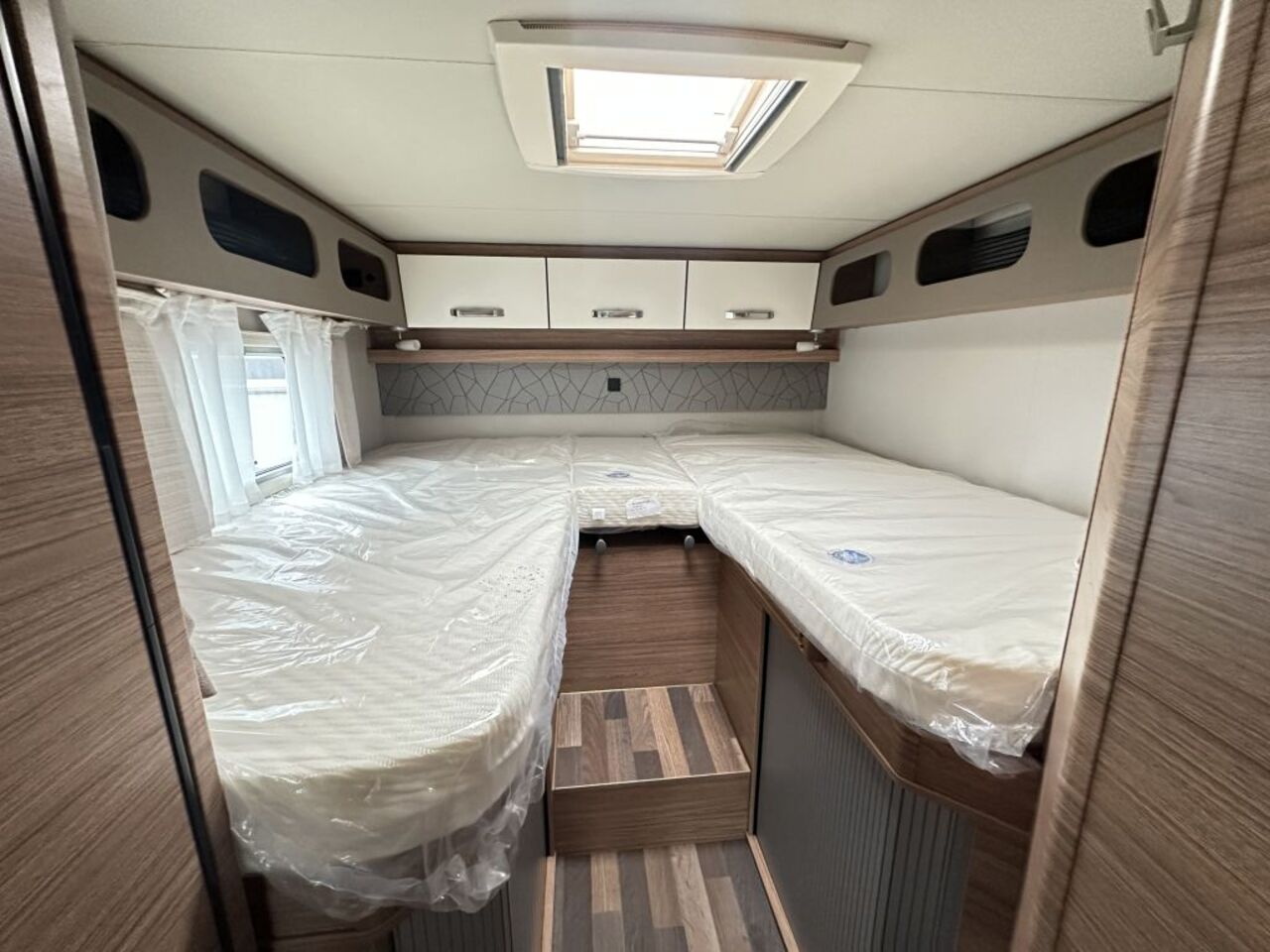 WEINSBERG 640 MEG Suite EDITION [PEPPER] TOP PREIS, Licht & Sicht-Paket Ansicht 16 für Fahrzeugdetailseite