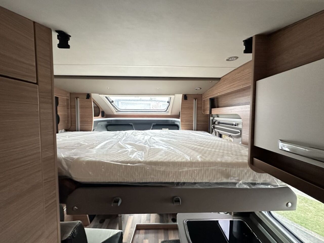 WEINSBERG 640 MEG Suite EDITION [PEPPER] TOP PREIS, Licht & Sicht-Paket Ansicht 17 für Fahrzeugdetailseite