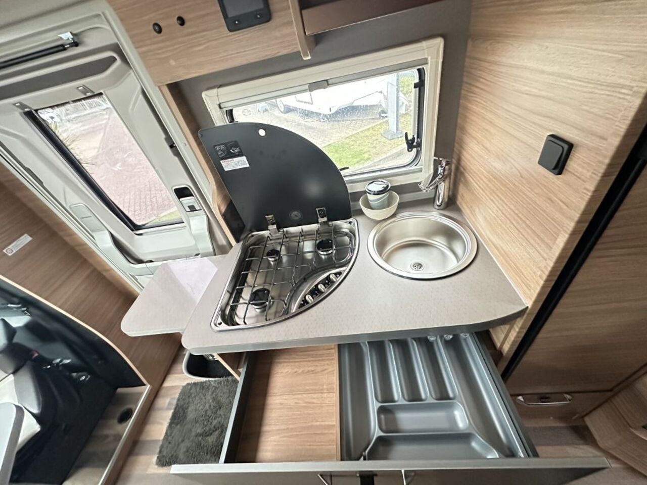 WEINSBERG 640 MEG Suite EDITION [PEPPER] TOP PREIS, Licht & Sicht-Paket Ansicht 20 für Fahrzeugdetailseite