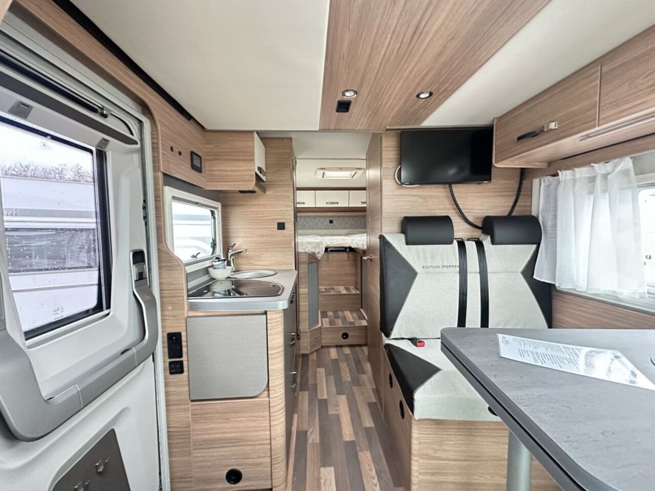WEINSBERG 640 MEG Suite EDITION [PEPPER] TOP PREIS, Licht & Sicht-Paket Ansicht 7 für Fahrzeugdetailseite
