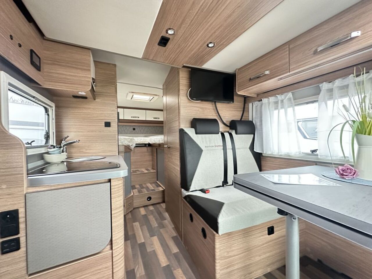WEINSBERG 640 MEG Suite EDITION [PEPPER] TOP PREIS, Licht & Sicht-Paket Ansicht 8 für Fahrzeugdetailseite