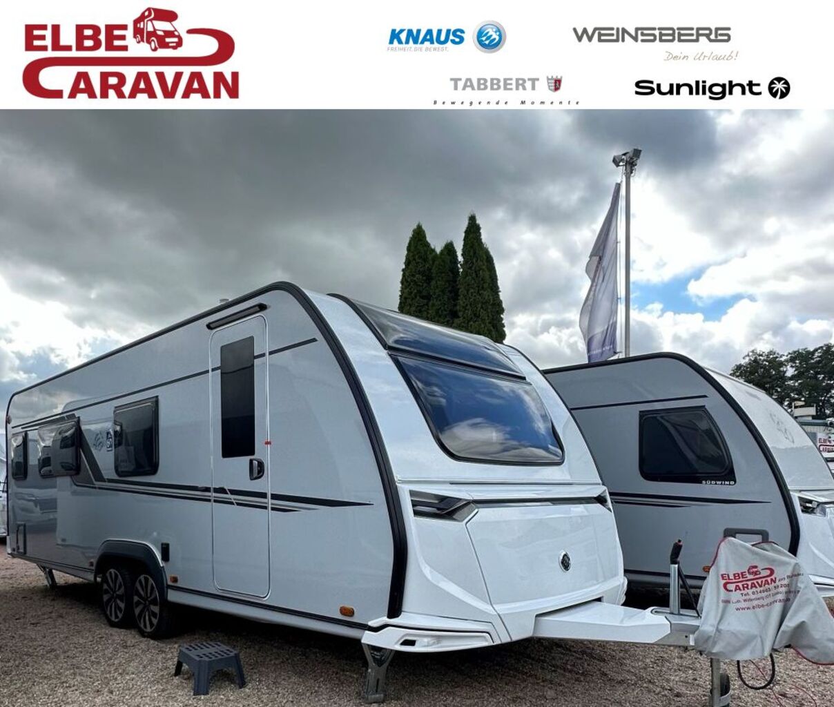 KNAUS 650 PXB Black Selection TV-Möbel inkl. 32" TV Ansicht 1 für Fahrzeugdetailseite