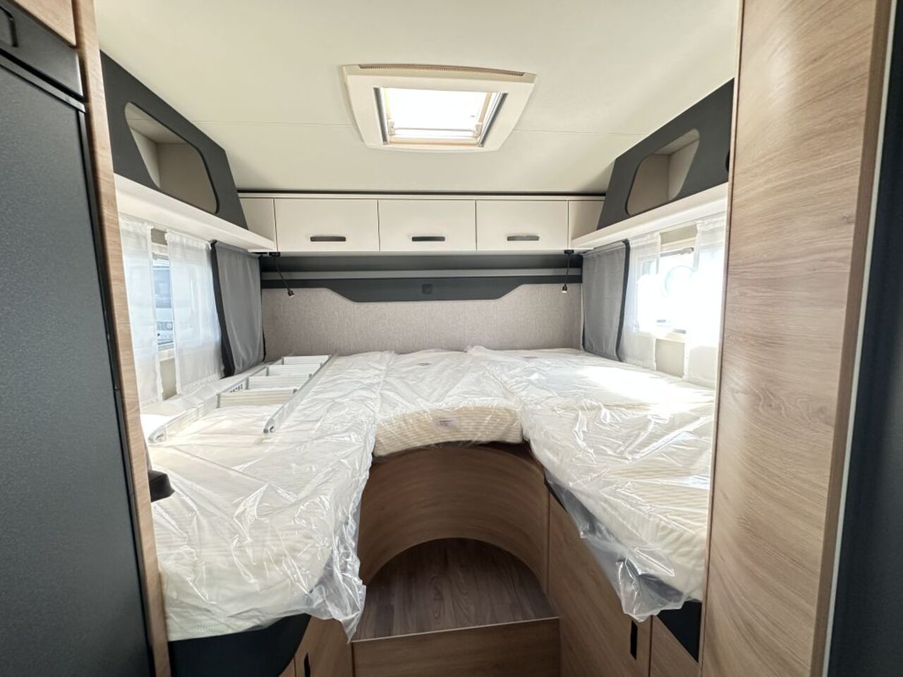 KNAUS 650 MEG Black Selection BLACK SELECTION  ; Live Wave Ansicht 14 für Fahrzeugdetailseite